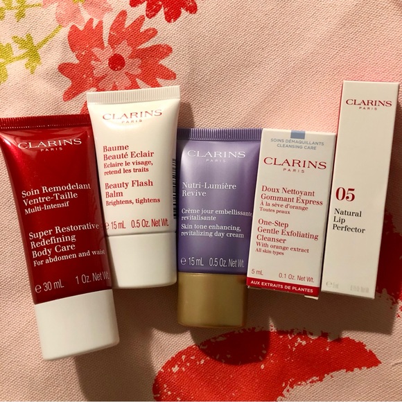 Clarins skincare and body care set with floral tote bag - Picture 3 of 8